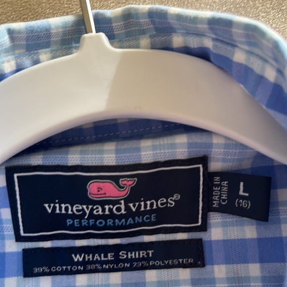 Vineyard vines Boys whale button down shirt size L (16) - Picture 3 of 4